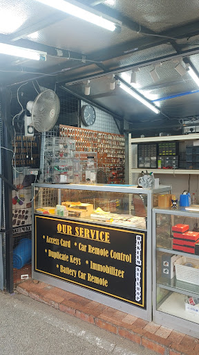 Hakeem keyshop little bangi